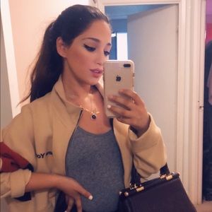 Meet your Posher, Yara